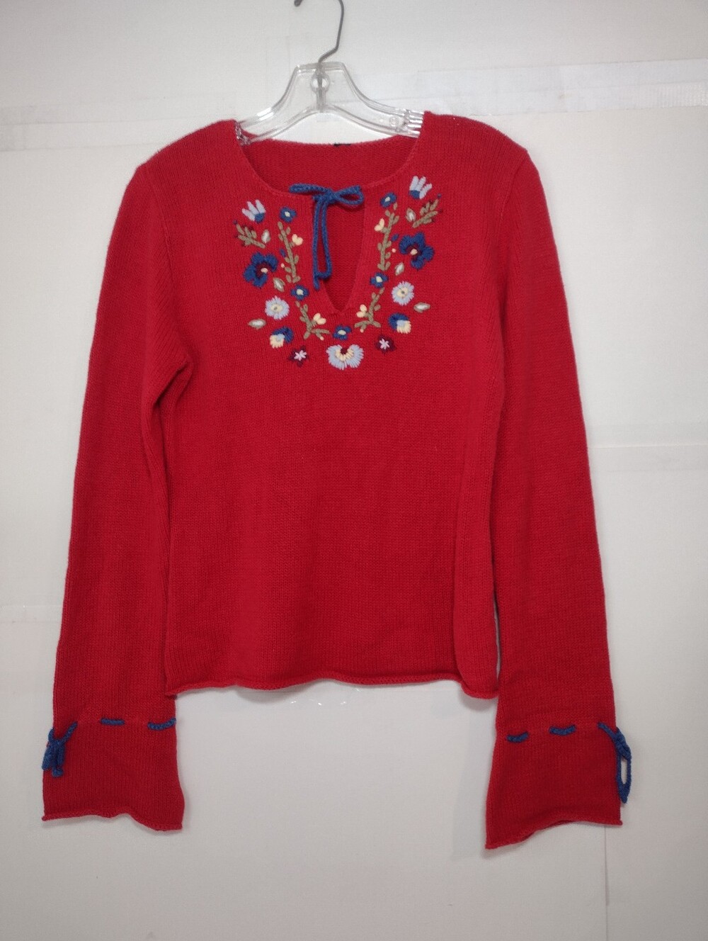 Vintage Women's Red Floral Embroidered Sweater Top